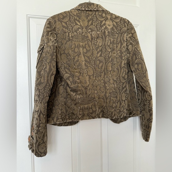 Olive green waist coat by French designer. Retro look; sharp finisher - Picture 8 of 8